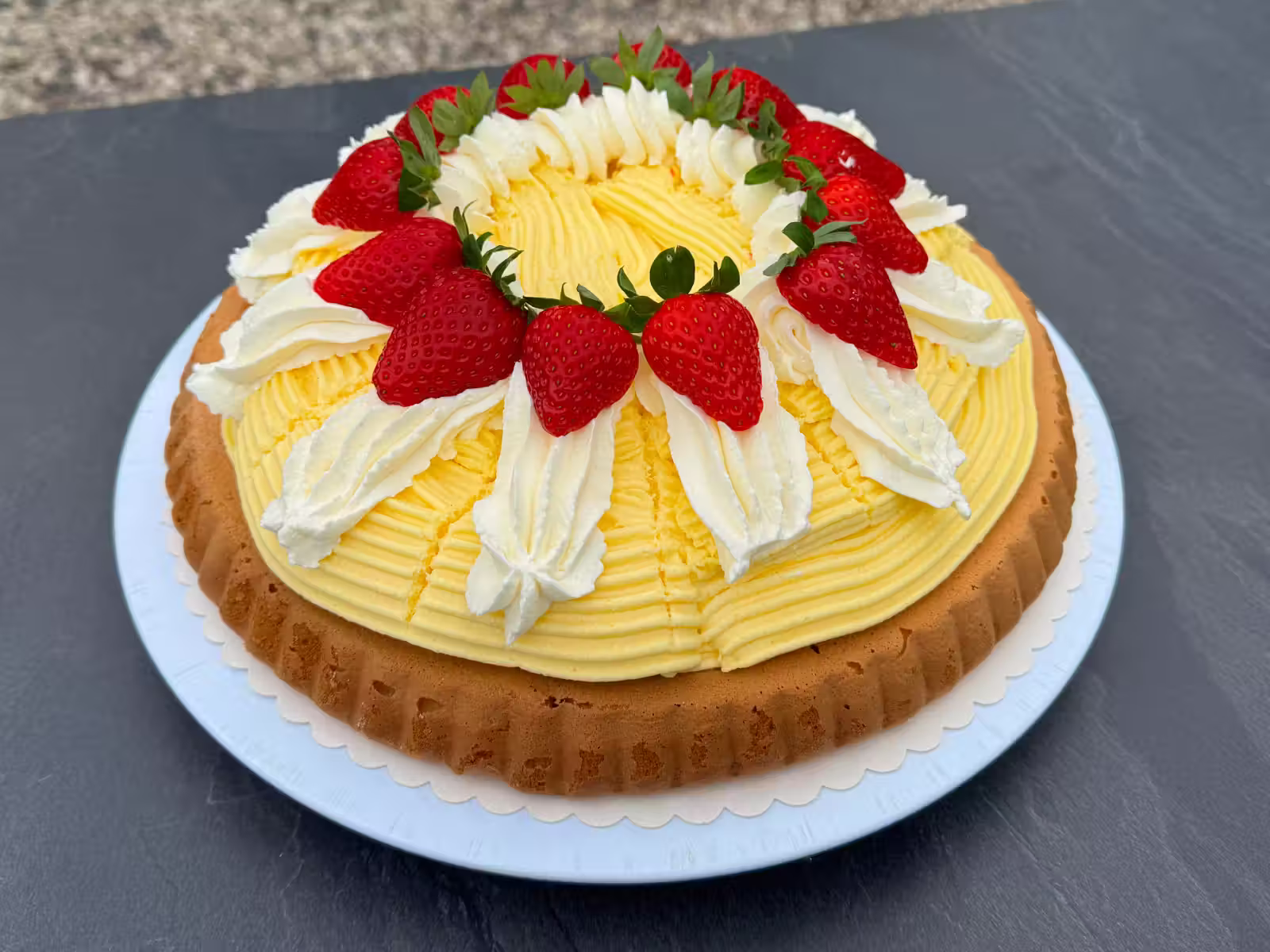 Vanille-Erdbeer-Torte